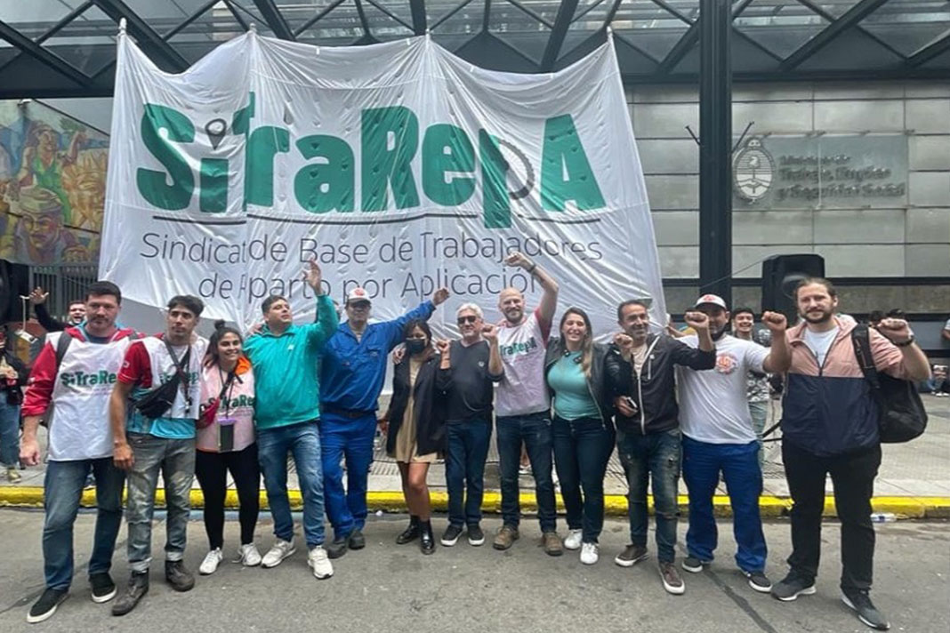 We are workers! We want unions and we demand labor rights!