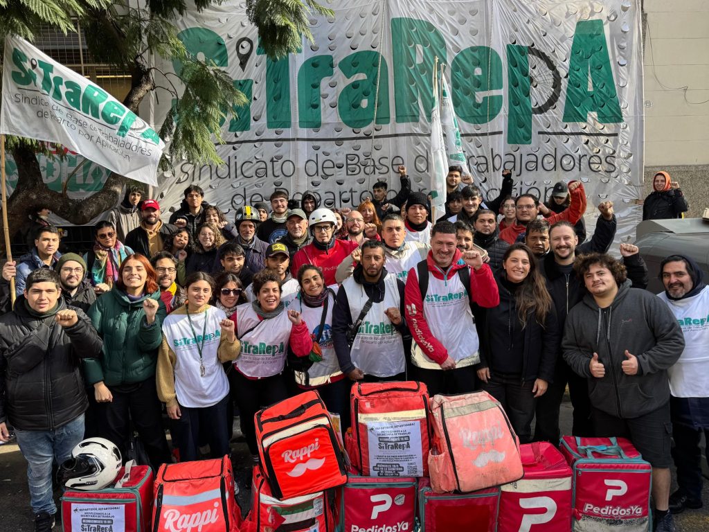 Argentina: Mass Mobilization of Delivery Workers Demanding Recognition of SiTraRepA